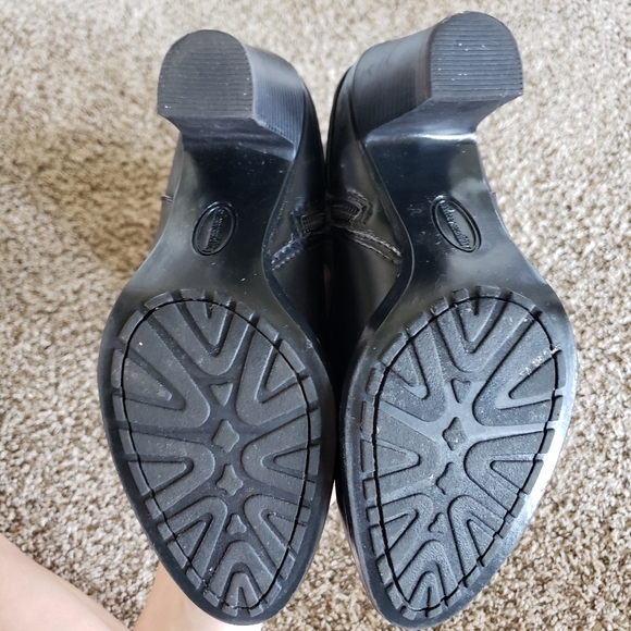 Gray & Black Boots - Picture 2 of 4